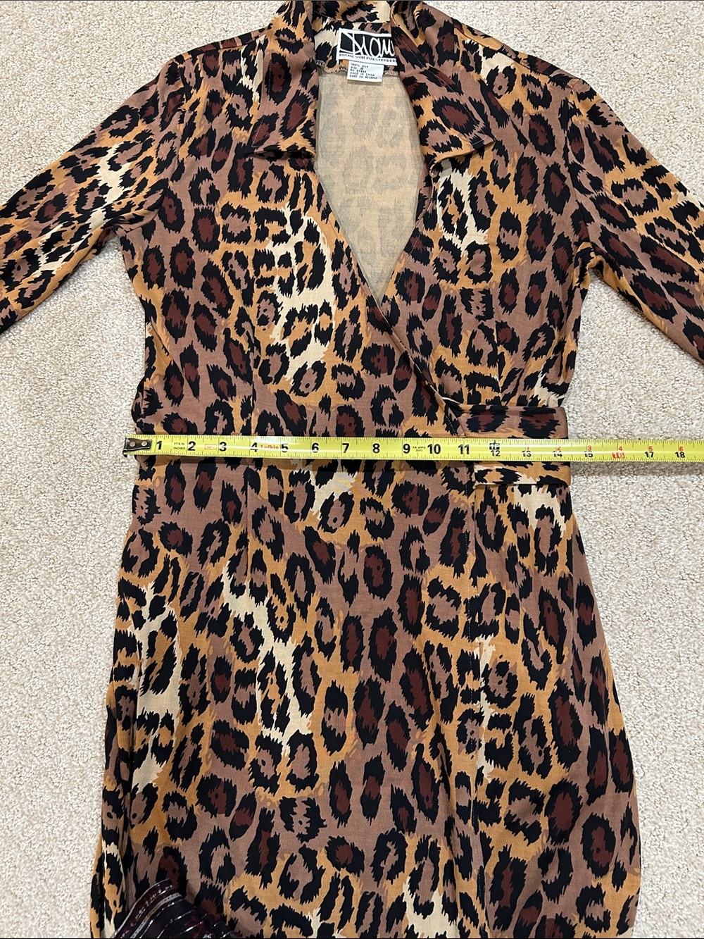 Vintage Y2K DVF Diane von Furstenberg Leopard Silk Wrap Dress Size 8 - Picture 9 of 11